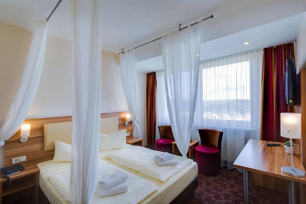 Ferien Hotel Rennsteigblick Фридрихрода Екстериор снимка