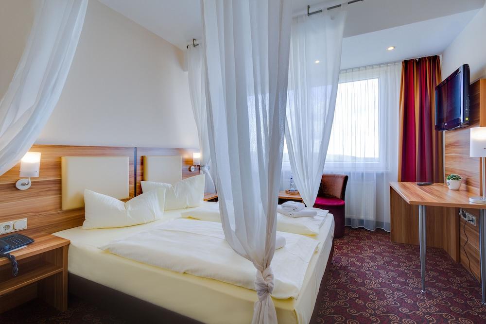 Ferien Hotel Rennsteigblick Фридрихрода Екстериор снимка